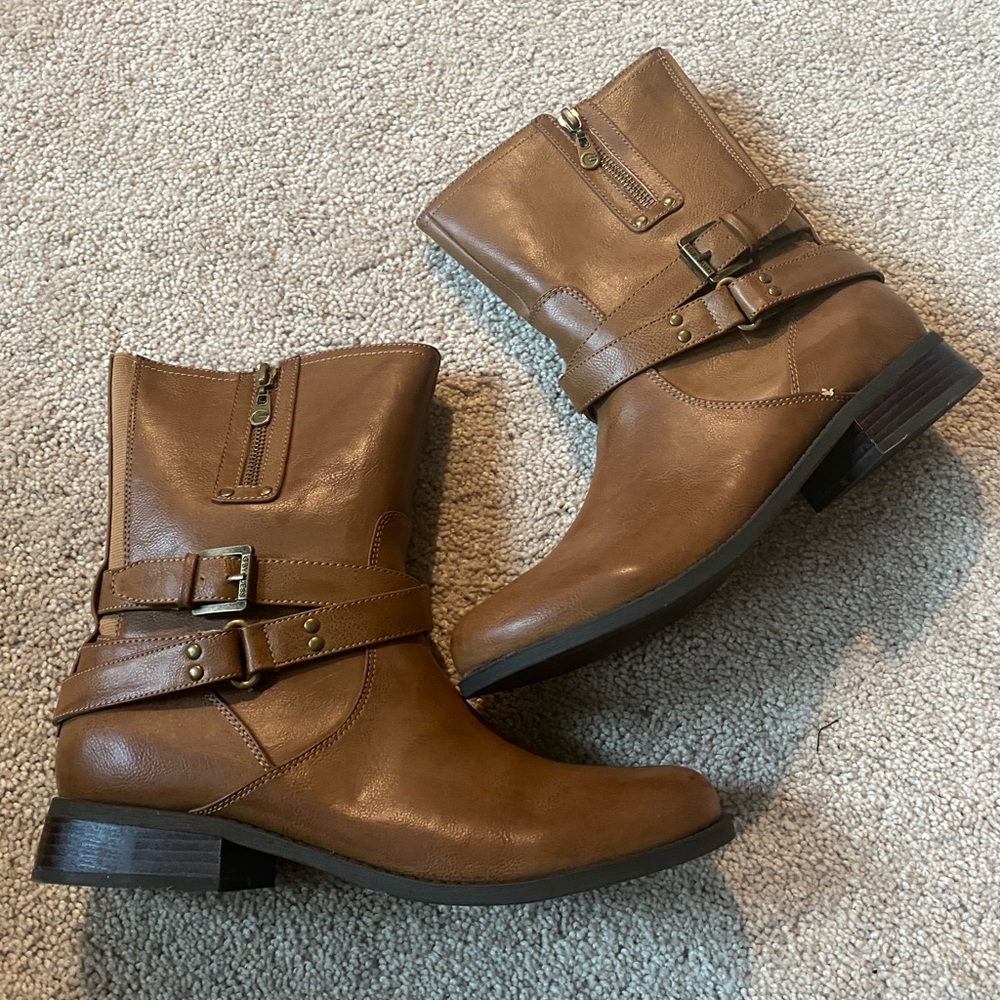 Guess boots